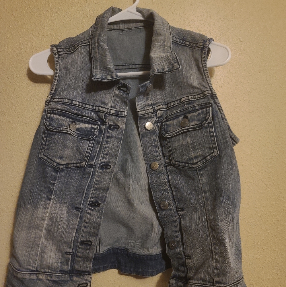 Jean Vest